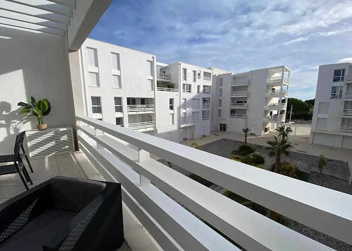 T3 Climatise 6 Pers Avec Terrasse Et Parking A Port - Fr-1-727-21