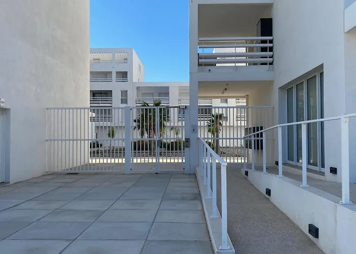 アパート T3 Climatise 6 Pers Avec Terrasse Et Parking A Port - Fr-1-727-21 *