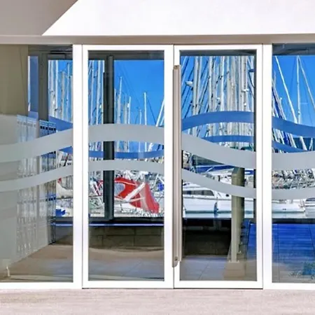 Port : Superbe T3 Climatise Avec Terrasse, Parking, Et Proche - Fr-1-727-21 Apartamento
