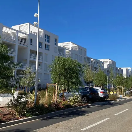 T3 Climatisé 6 Pers Avec Terrasse Et Parking à Port - Fr-1-727-21 *